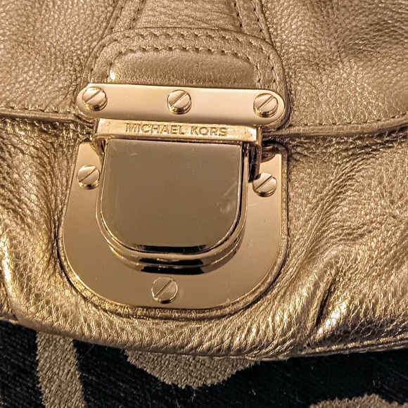 Purse - Picture 2 of 5